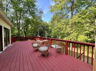 314 Erskine Rd, Stamford, CT 06903