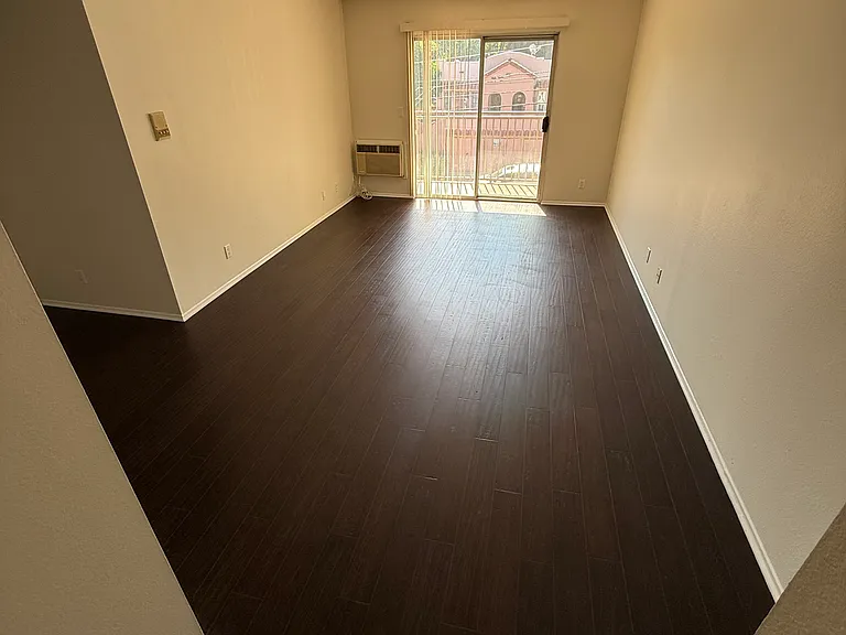1357 Armadale Ave — Photo 6