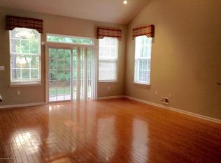 49 Hidden Lake Cir, Barnegat, NJ 08005