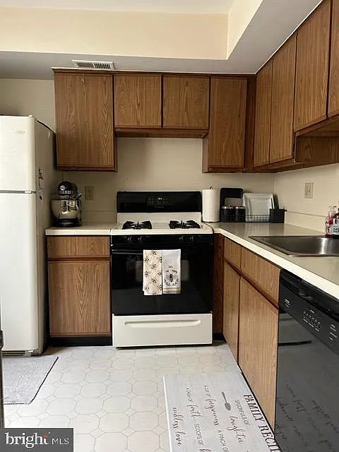 2 bed, 1000 sqft, $1,950 — Photo 4