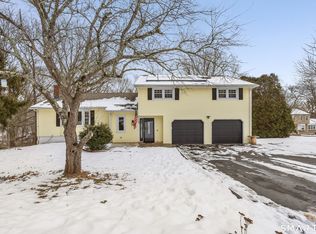 1 Grandview Court, Norwich, CT 06360
