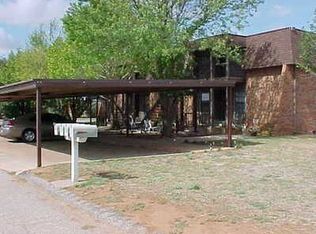 901 18th St NW APT 2, Childress, TX 79201