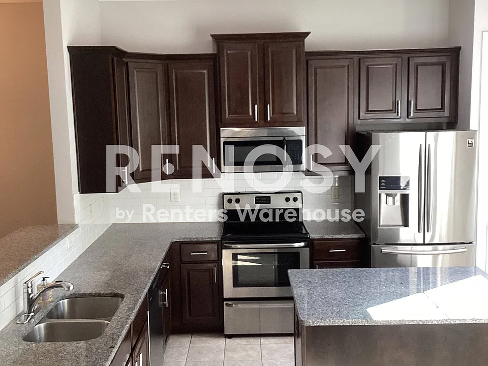 2422 Tenor Ln