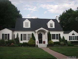 1st image of 30 Crestwood St