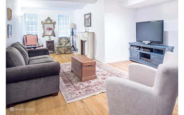 Sold by Douglas Elliman | media 15