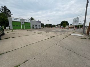 896 S Commercial St, Neenah, WI 54956