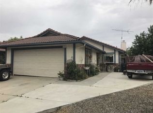 899 W Fruitvale Ave, Hemet, CA 92543