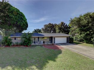 1737 Laurie Ln, Belleair, FL 33756