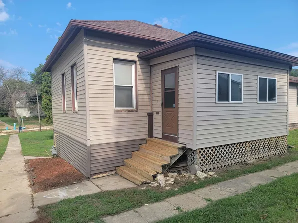 126 Linden St, West Union, IA 52175