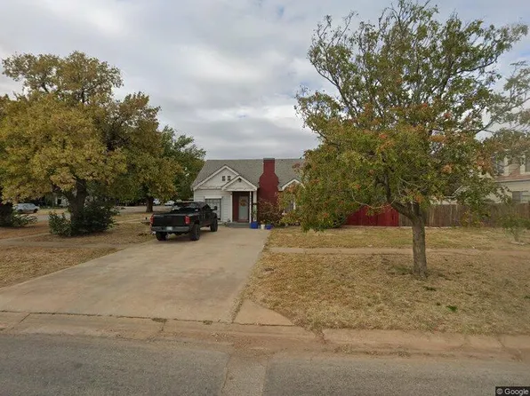 303 N Julian St, Altus, OK 73521
