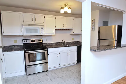 135 Inman St Photo 1