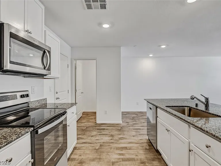 1137 Meadow Sparrow Pl — Photo 24
