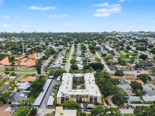 11485 OAKHURST ROAD #204, LARGO, FL 33774