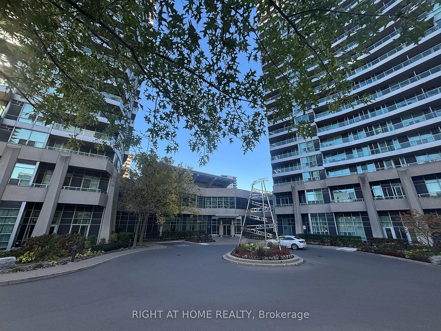2 bed, $2,300 — Photo 2