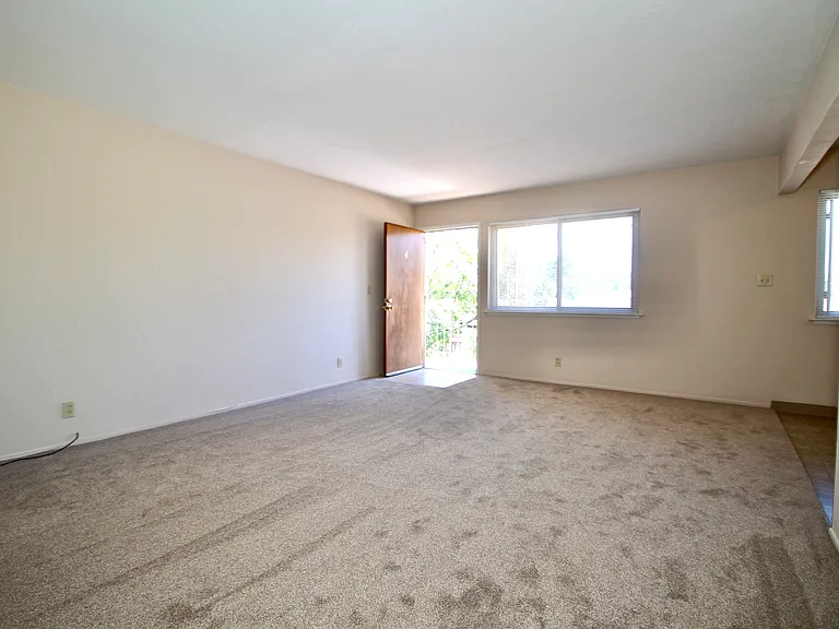 22834 Myrtle St #4 — Photo 19