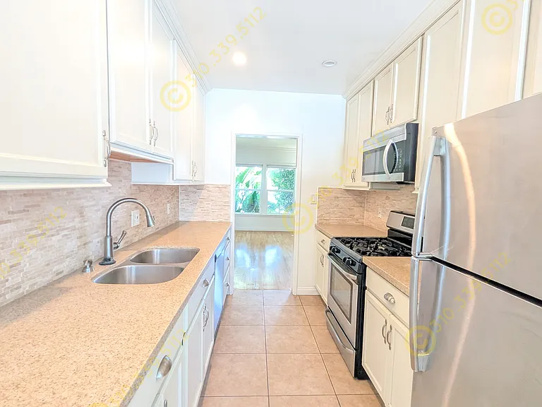 2400 Grandview Ave — Photo 1