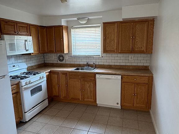 5th image of 2228 Strahle St Floor 2