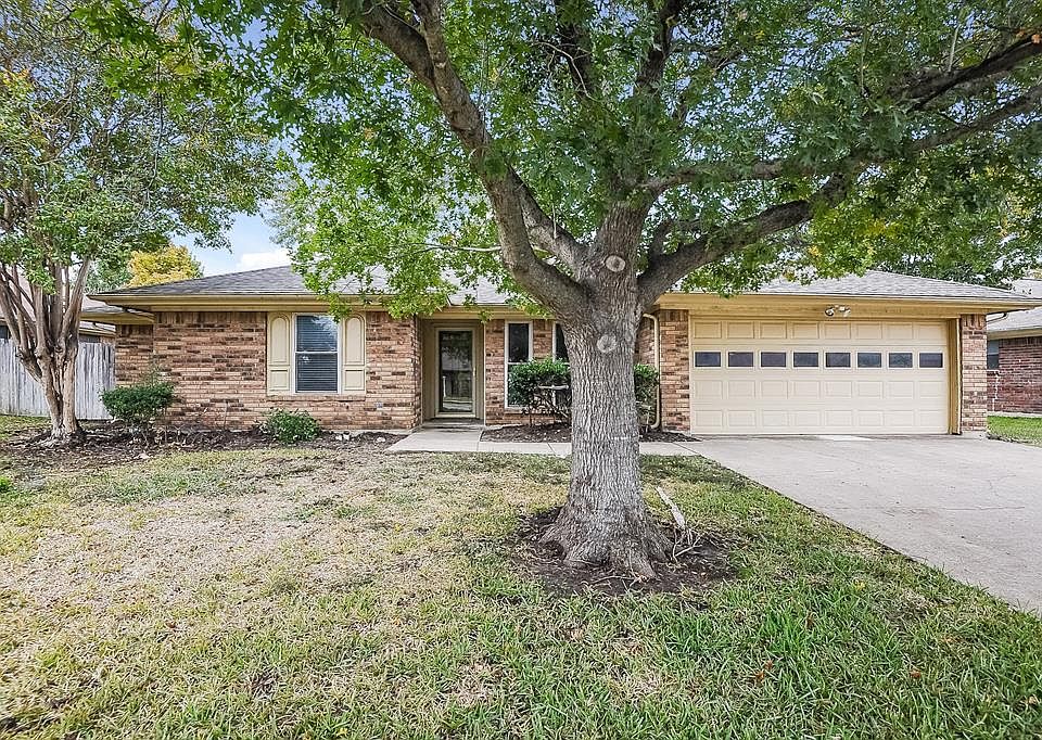 1st image of 340 La Quinta Cir N