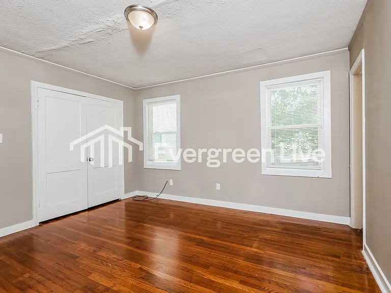 4540 Meadowridge Dr — Photo 8