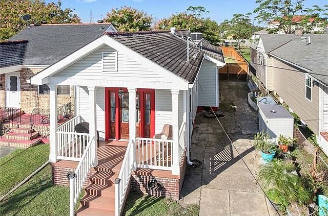 1st image of 1820 Louisa St