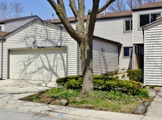 3456 Golfview Dr, Hazel Crest, IL 60429