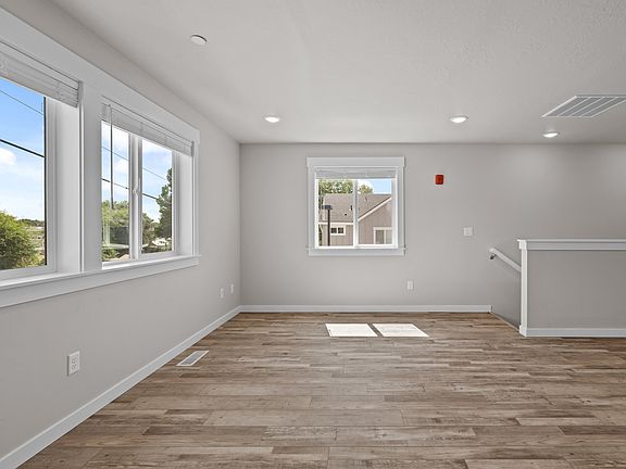 5th image of 431 2nd Ave N