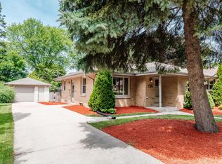 2747 S 74th St, West Allis, WI 53219