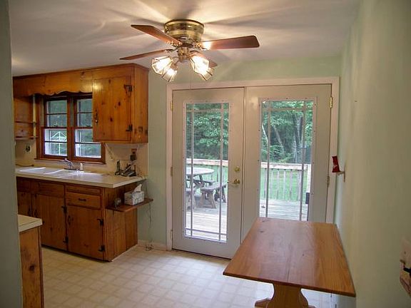 Eating Area & Sliders