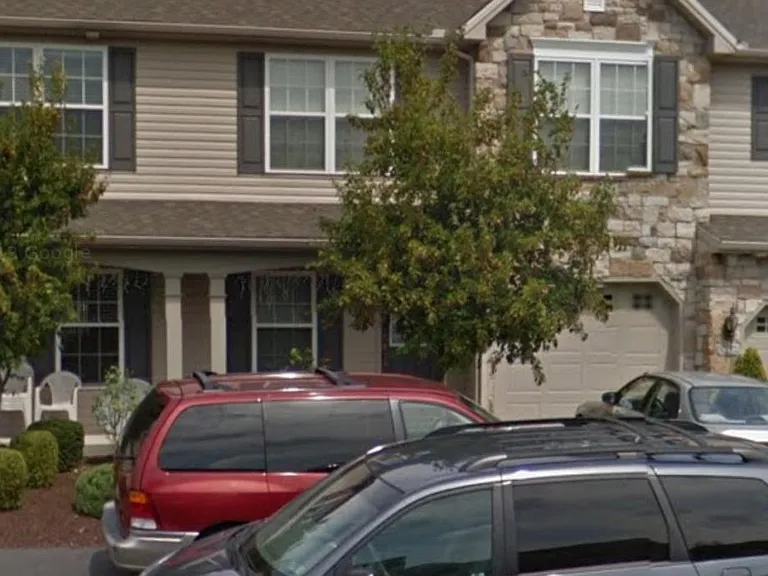 433 Mercury Dr — Photo 1