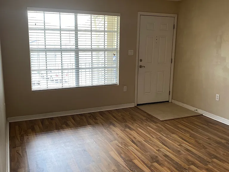 302 Lake Parsons Grn #204 — Photo 11