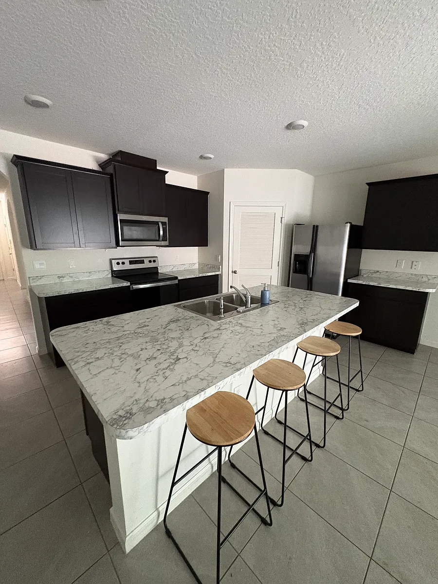 Building Photo - 726 Forster Ave