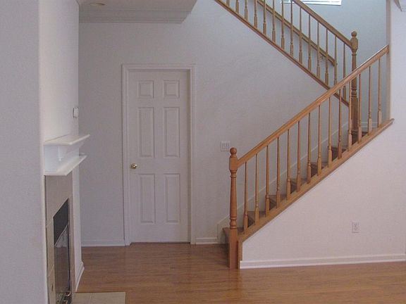 4th image of 1205 Halsey St