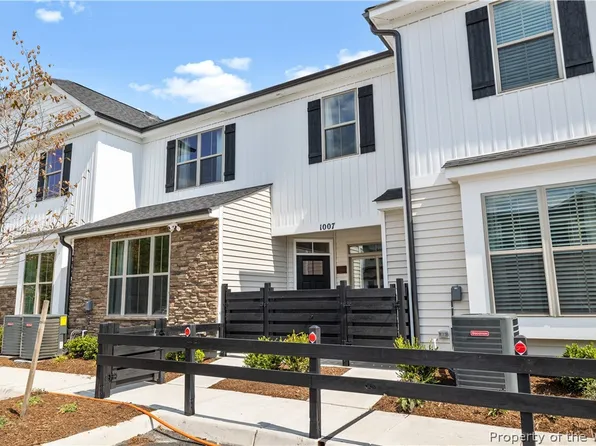 1107 Kathy Ann Way E, Carrollton, VA 23314