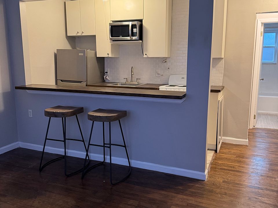 1st image of 2116 Kemper Ln #10
