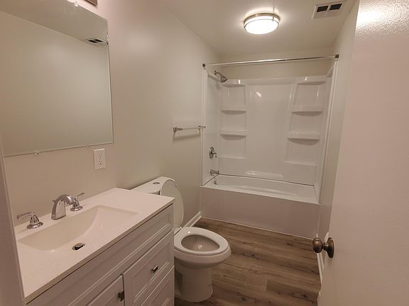 4th image of 1550 E Front St #404