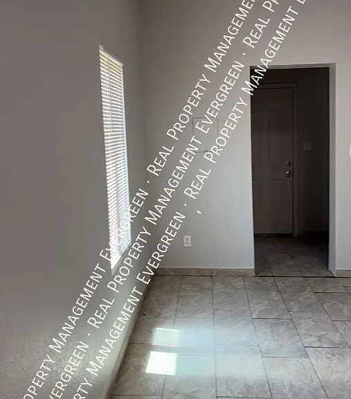309 N 3rd St #5 — Photo 6
