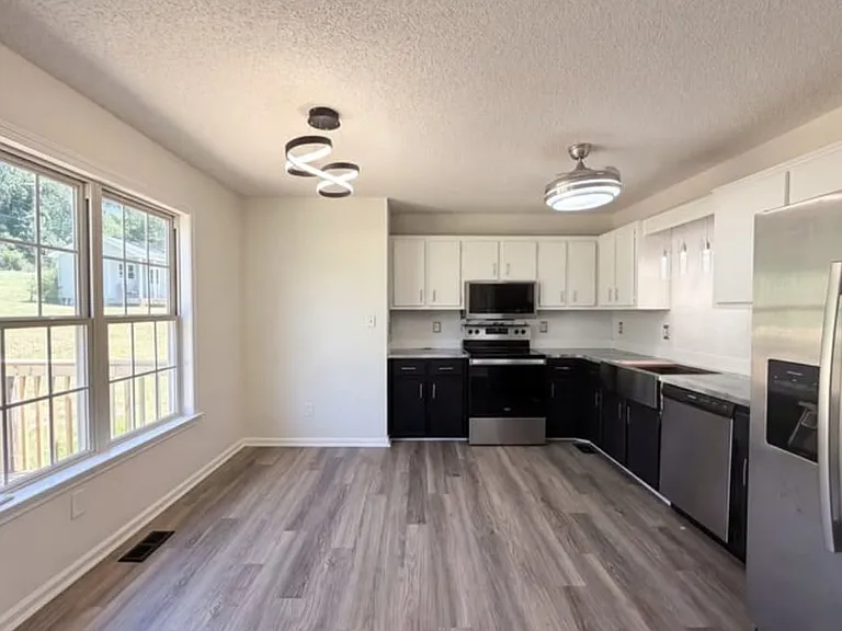 1014 Meagan Ct — Photo 10