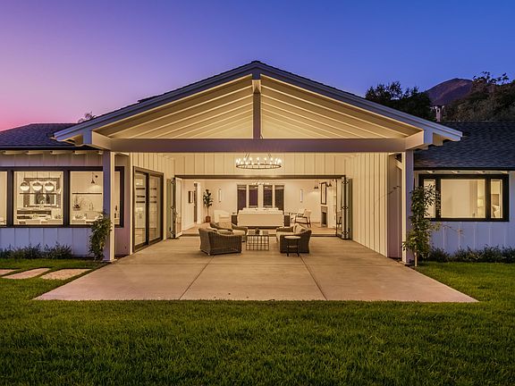 06-Back Patio (Twilight)