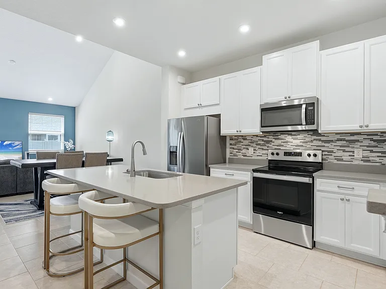 5710 Silverbridge Trl — Photo 4