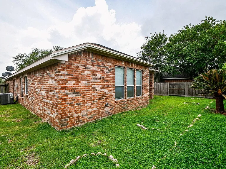 18006 Willow Cliff Ln — Photo 26