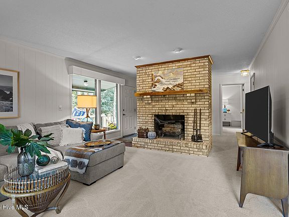 5th image of 141 Beechwood Dr