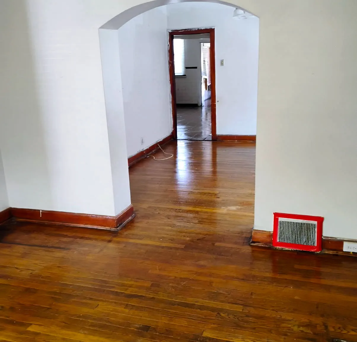 3 bed, 990 sqft, $1,150 — Photo 3