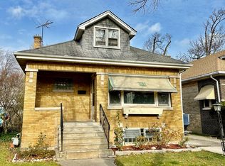 6050 Capulina Ave, Morton Grove, IL 60053