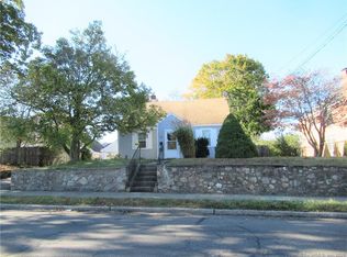 915 Wayne St, Bridgeport, CT 06606