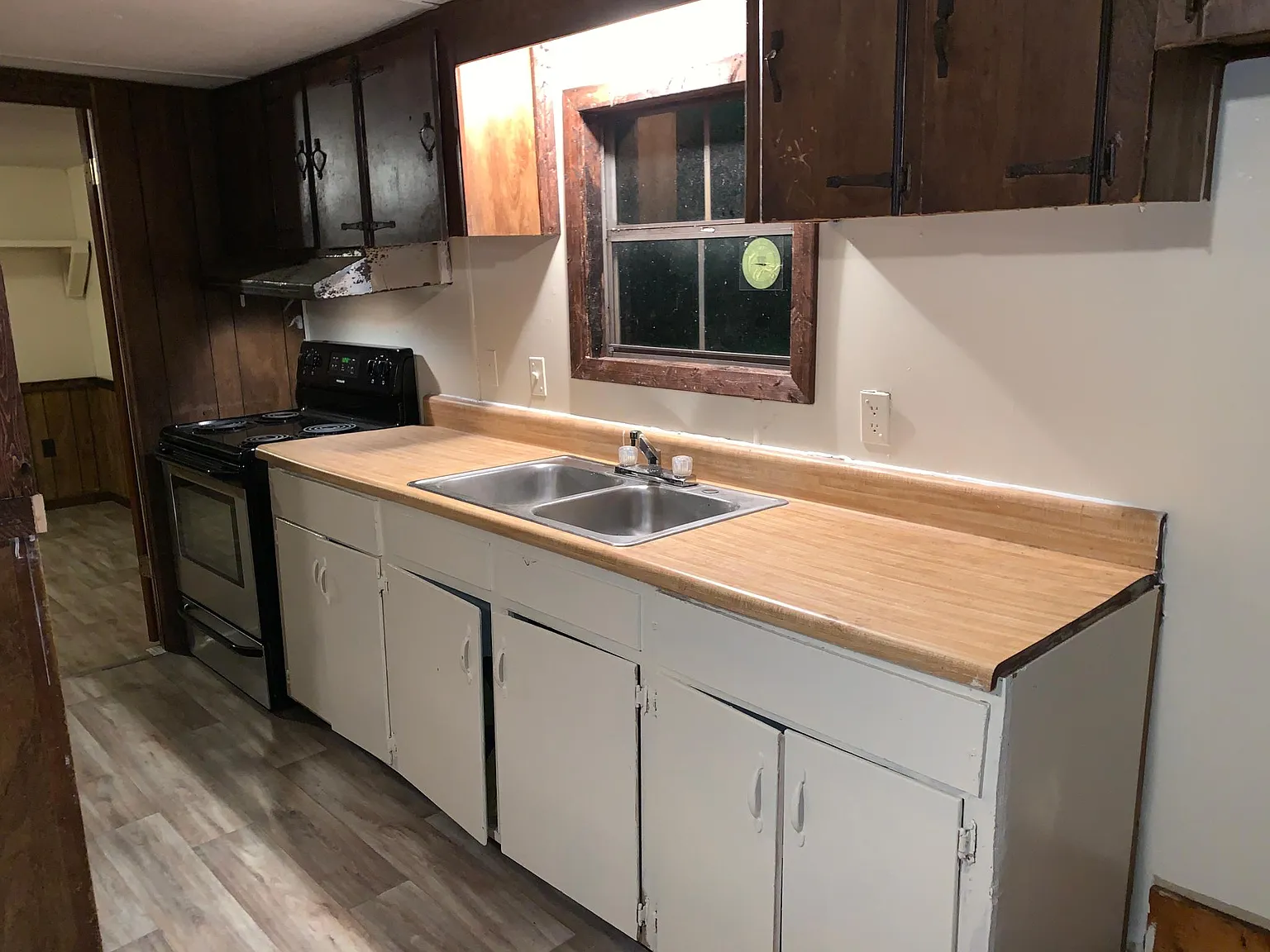 104 Gloria Ln — Photo 1