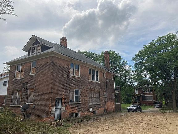 5th image of 5071 S Clarendon St