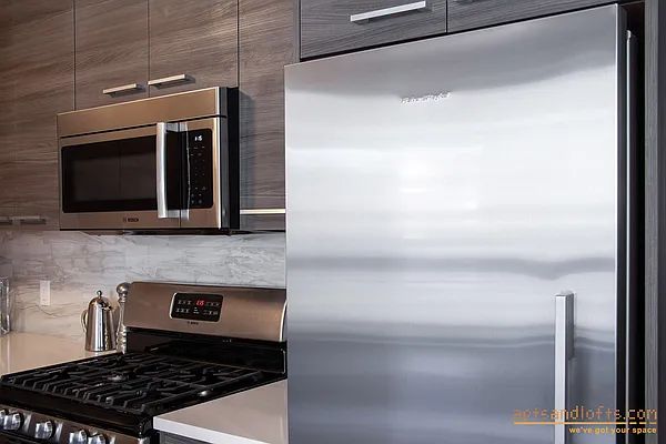 Sold by aptsandlofts.com | media 28