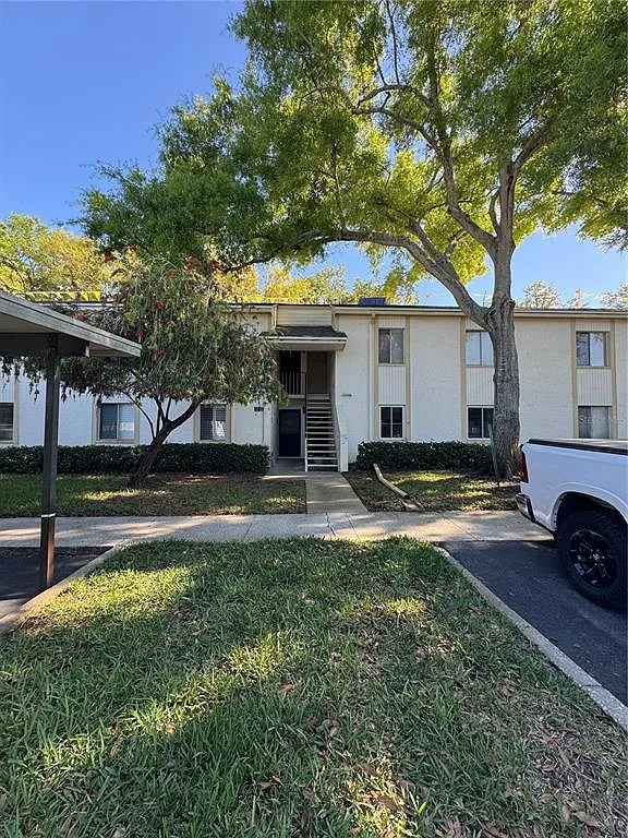 2 bed, 2.0 bath, 1054 sqft, $2,300 — Photo 2