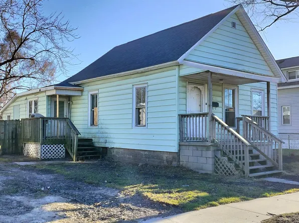 1036 Gillett St, Port Huron, MI 48060