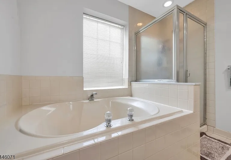 19 Gordon Cir — Photo 23